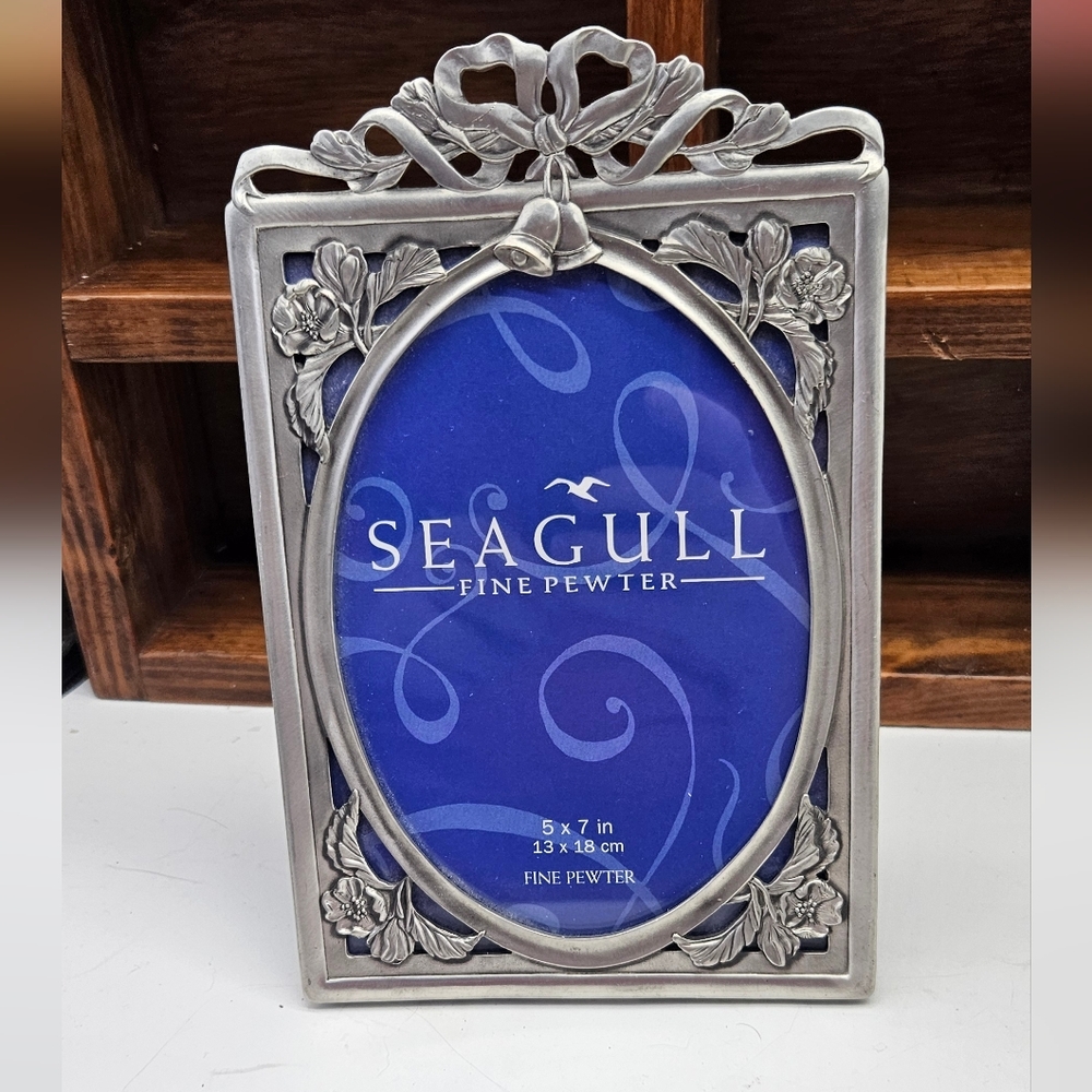 Vintage Seagull Pewter Floral Ribbon Stand Alone Picture Frame Oval